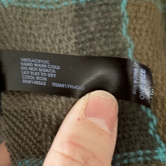 Outlander Scarf - Picture 3 of 5